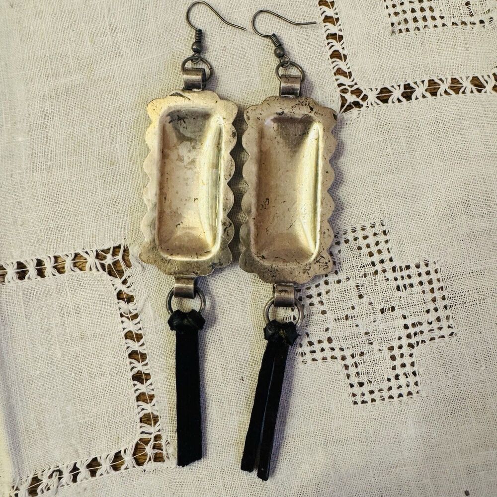 Vintage Southwestern Silver Tone Earrings 5” Brown Suede Tassel Western Boho - Picture 5 of 7